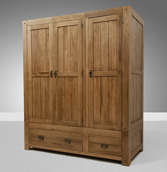 Quercus Rustic Solid Oak Triple Wardrobe Bedroom Furniture