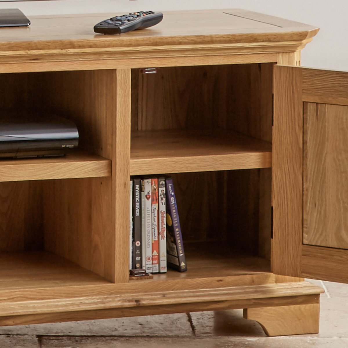 Edinburgh TV in Natural Solid Oak Oak Furniture Land