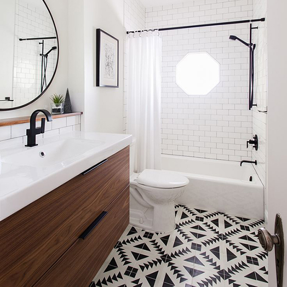 8 (More!) Ways to Refresh Your Bathroom for Summer by Kimberly Duran