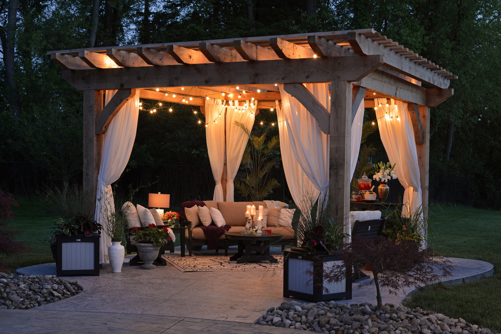garden pergola seating area