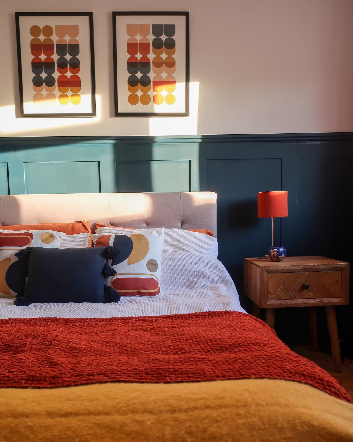 How to decorate and match colours with your oak furniture