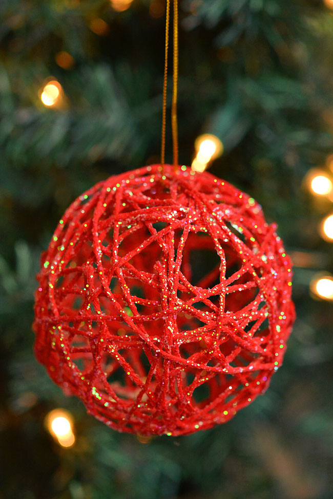 Christmas - Glitter ball yarn ornaments