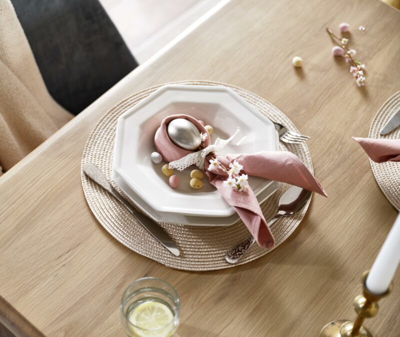 Oak Furnitureland tablescape place setting with bunny folded napkin