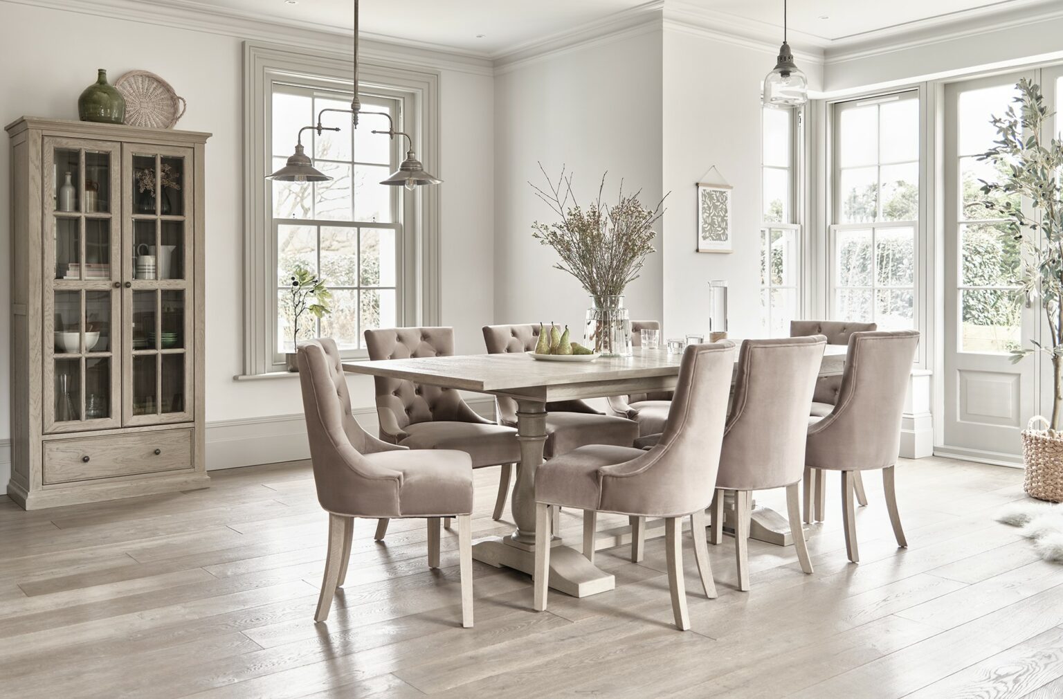 Choosing the perfect dining table The Oak Furnitureland Blog