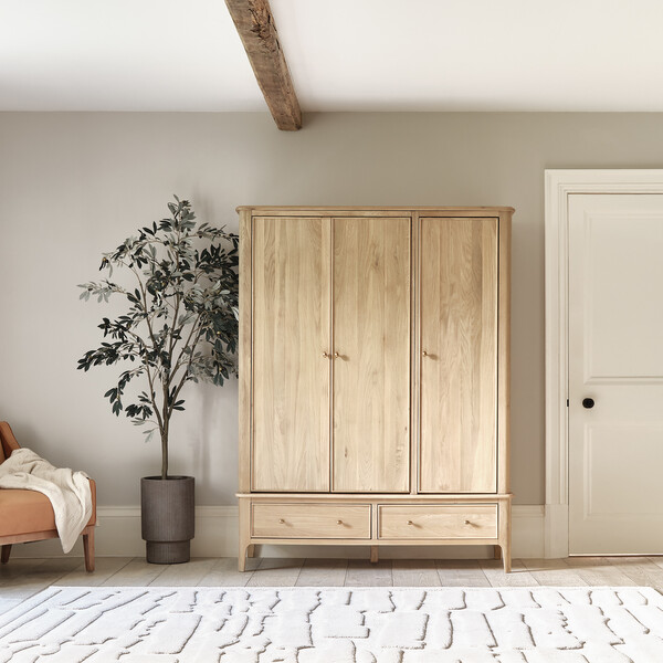 Light Natural Solid Oak Wardrobes - Triple Wardrobe - Newton Range - Oak Furnitureland