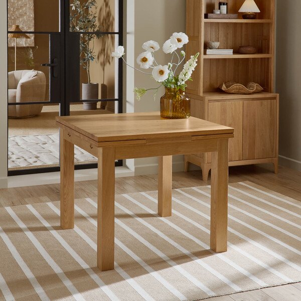 Natural Solid Oak Dining Tables - 4-6 Seater Extendable Dining Table - Pembroke Range - Oak Furnitureland